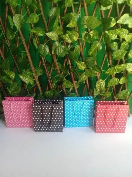 Sacolinha Estampada Póa -mini 02- 12x11x4 cm- 10 unidades - alça de cordão - artesanato de Criativos Artes  e Festas